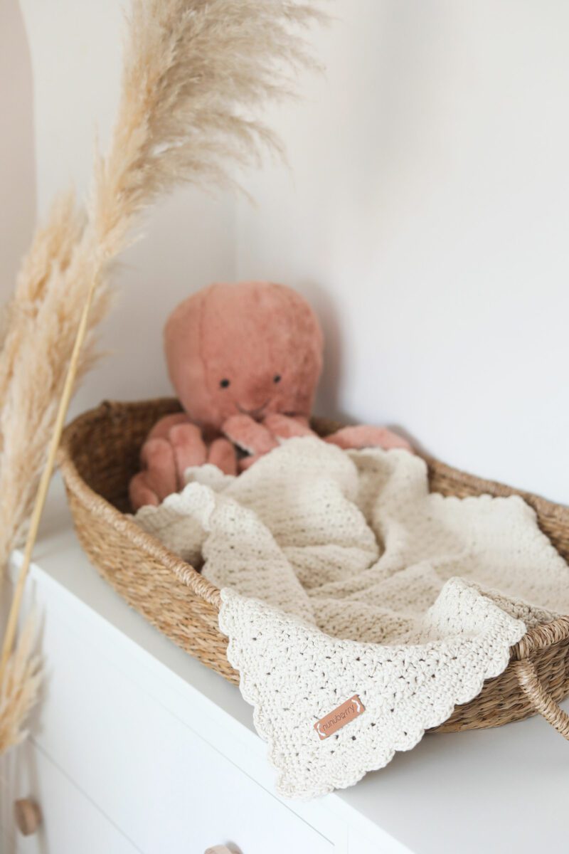 Handmade Crochet Blanket Nunuberry Vanilla