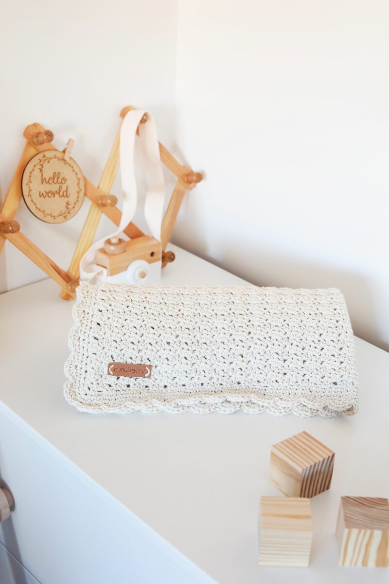 Handmade Crochet Blanket Nunuberry Vanilla